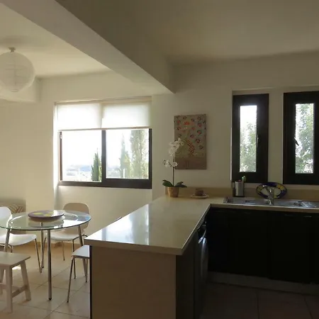 Palaepaphos Gardens Apartment *